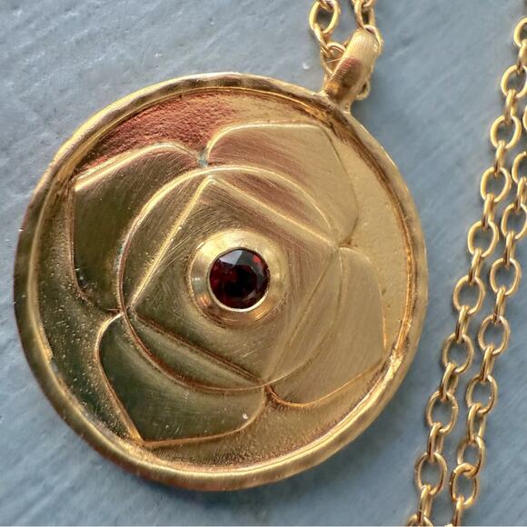Satya Gold Tone Pendant & Necklace - Picture 7 of 8